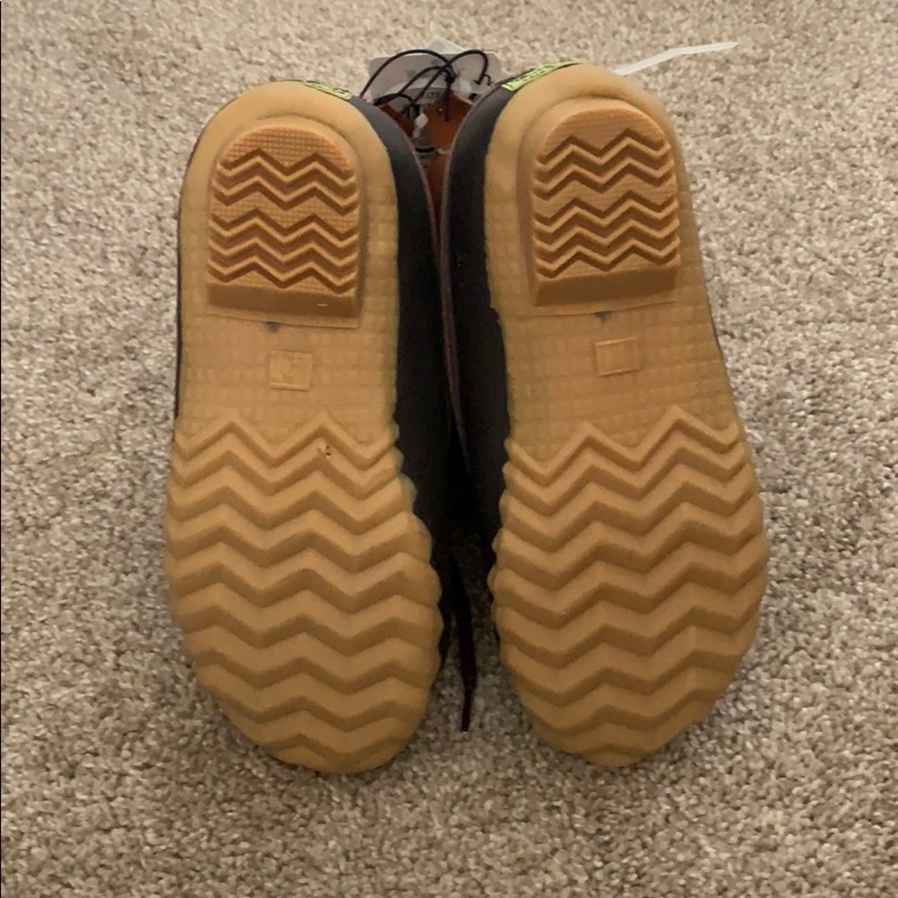 Boot - Picture 2 of 3
